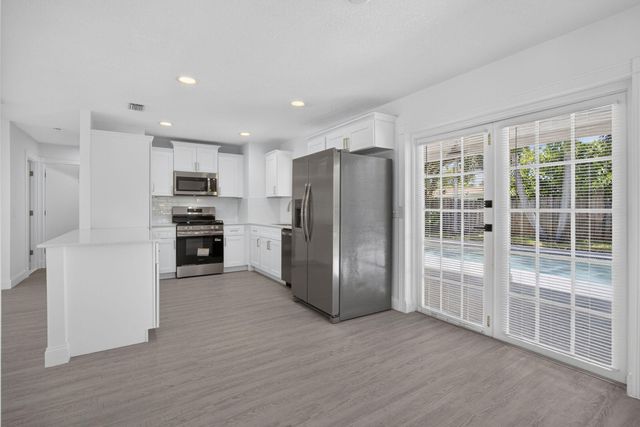514 Riverside Drive, Palm Beach Gardens, FL 33410