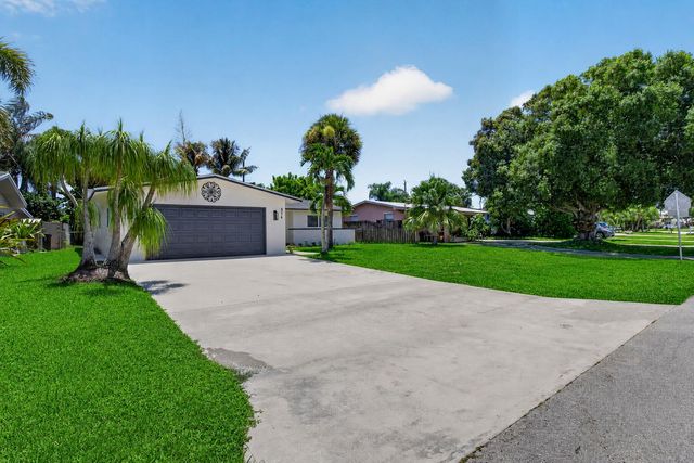 514 Riverside Drive, Palm Beach Gardens, FL 33410