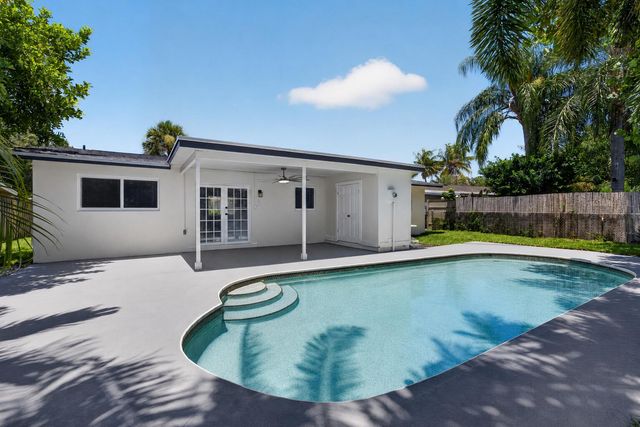 514 Riverside Drive, Palm Beach Gardens, FL 33410