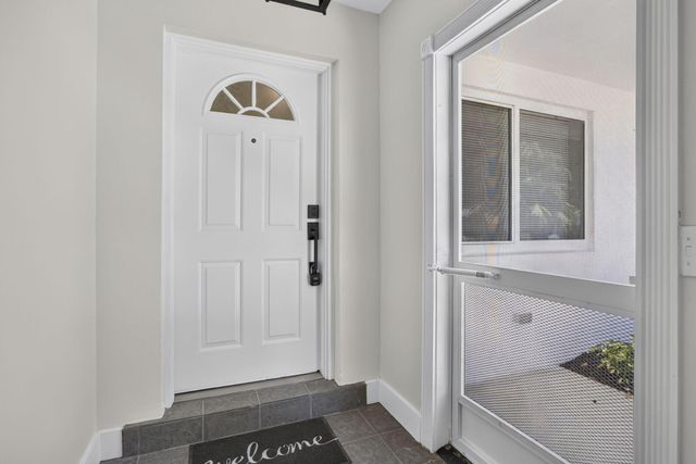 514 Riverside Drive, Palm Beach Gardens, FL 33410