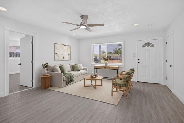 514 Riverside Drive, Palm Beach Gardens, FL 33410