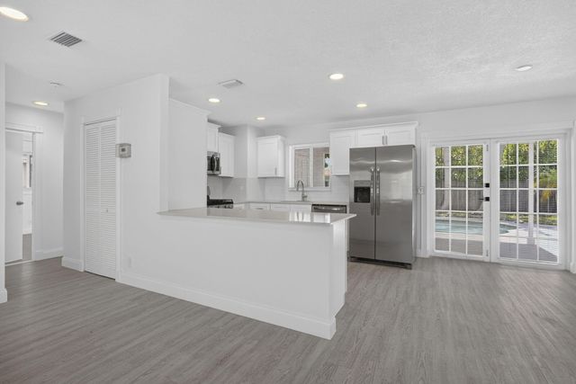 514 Riverside Drive, Palm Beach Gardens, FL 33410