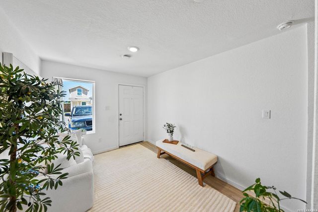 5035 Daisy Blossom, Converse, TX 78109