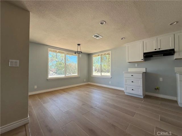 20219 Osseo Road, Apple Valley, CA 92308