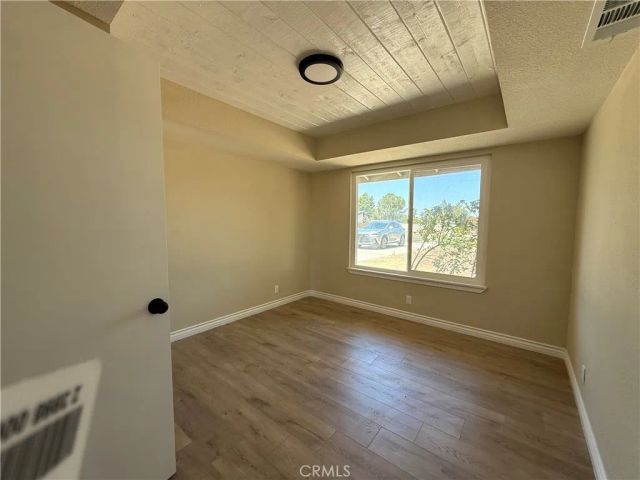 20219 Osseo Road, Apple Valley, CA 92308