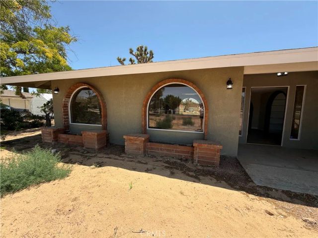 20219 Osseo Road, Apple Valley, CA 92308
