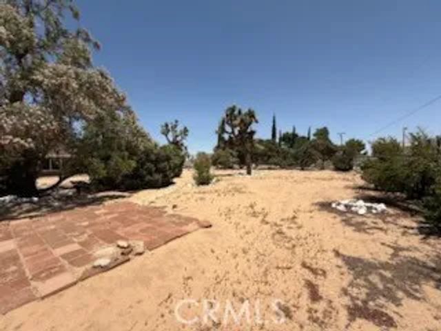 20219 Osseo Road, Apple Valley, CA 92308