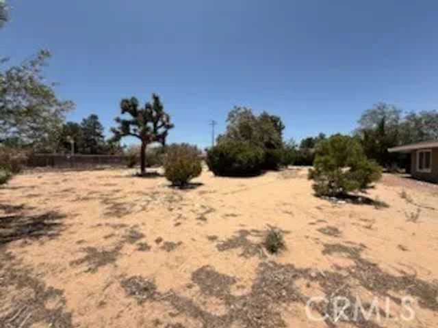 20219 Osseo Road, Apple Valley, CA 92308