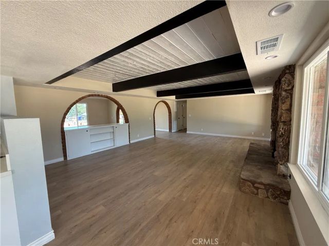 20219 Osseo Road, Apple Valley, CA 92308