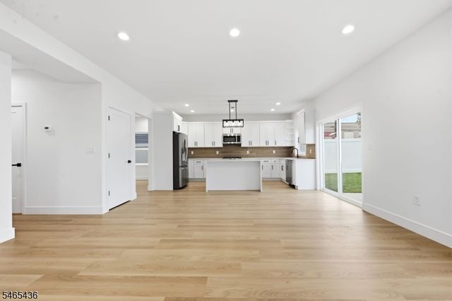 807 Dennis Pl, Linden City, NJ 07036