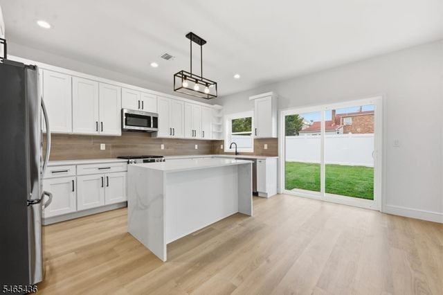 807 Dennis Pl, Linden City, NJ 07036