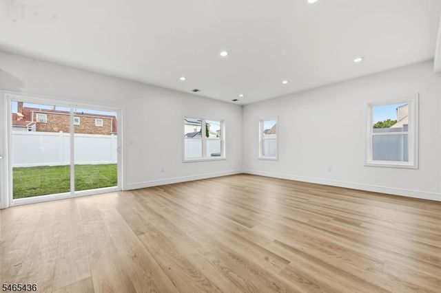 807 Dennis Pl, Linden City, NJ 07036