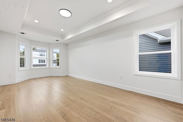 807 Dennis Pl, Linden City, NJ 07036