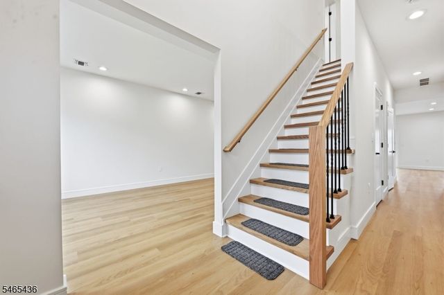 807 Dennis Pl, Linden City, NJ 07036