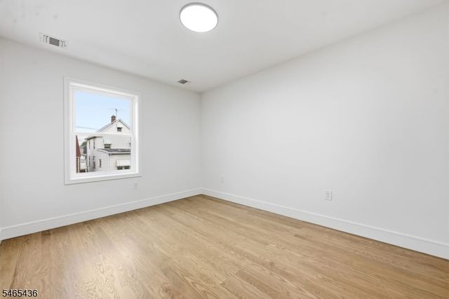807 Dennis Pl, Linden City, NJ 07036