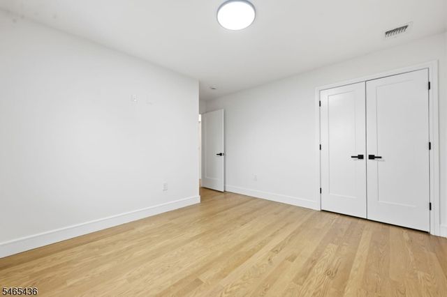 807 Dennis Pl, Linden City, NJ 07036