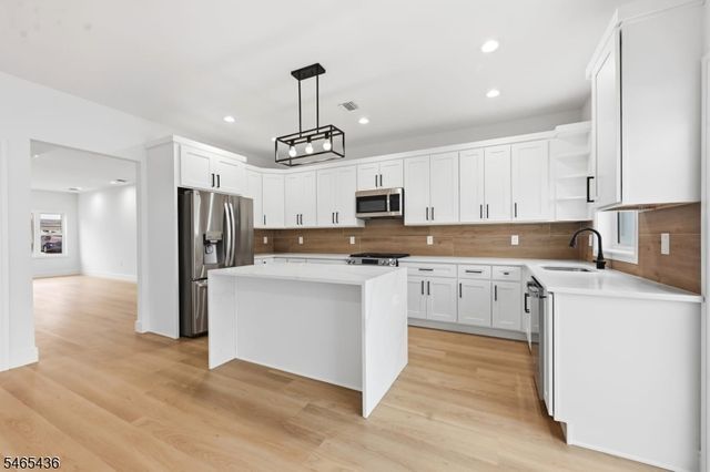 807 Dennis Pl, Linden City, NJ 07036