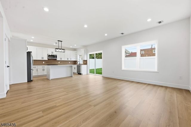 807 Dennis Pl, Linden City, NJ 07036