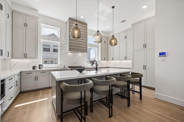 4705 Gibson Street, Houston, TX 77007