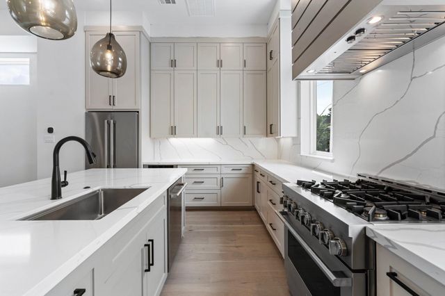 4705 Gibson Street, Houston, TX 77007