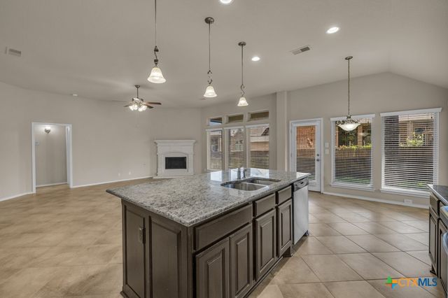 556 Oak Cascade, New Braunfels, TX 78132
