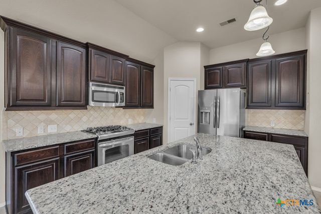 556 Oak Cascade, New Braunfels, TX 78132