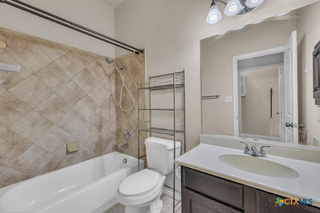 556 Oak Cascade, New Braunfels, TX 78132