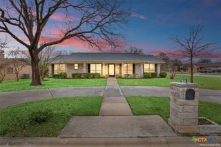 901 S Roy Reynolds Drive, Harker Heights, TX 76548