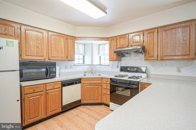 209 VERMILLION LN, Glassboro, NJ 08028