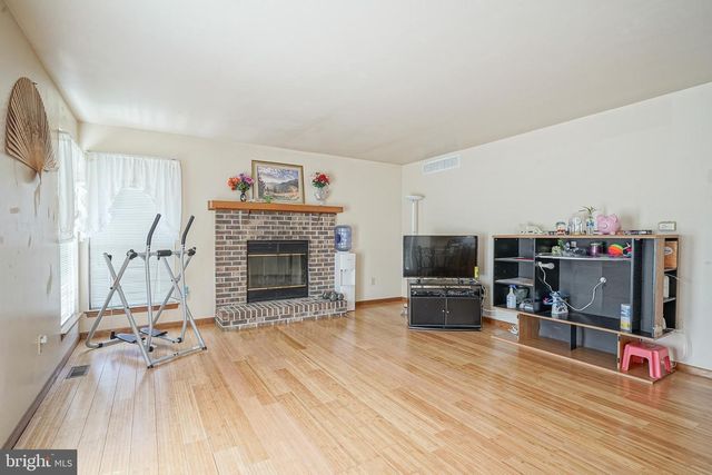 209 VERMILLION LN, Glassboro, NJ 08028