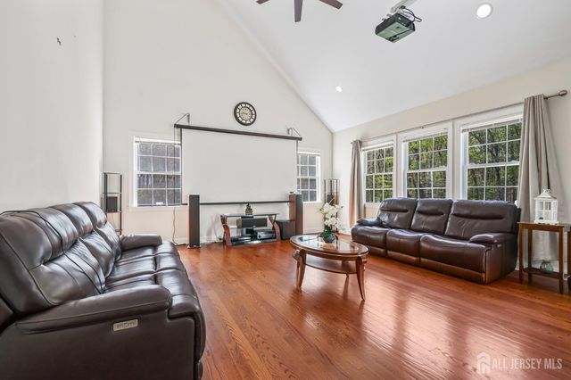 39 Friendship Road, Cranbury, NJ 08512