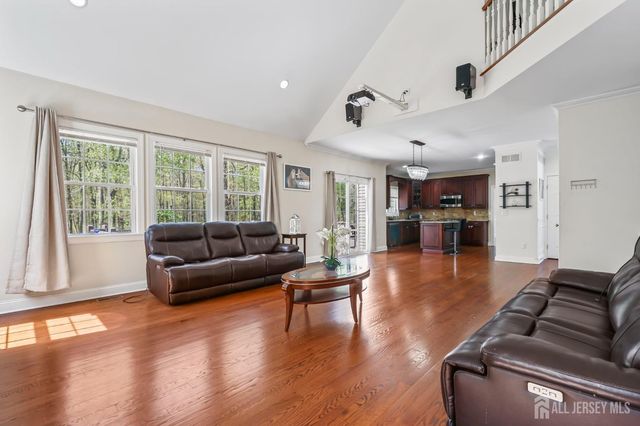 39 Friendship Road, Cranbury, NJ 08512