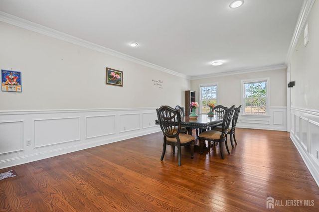 39 Friendship Road, Cranbury, NJ 08512
