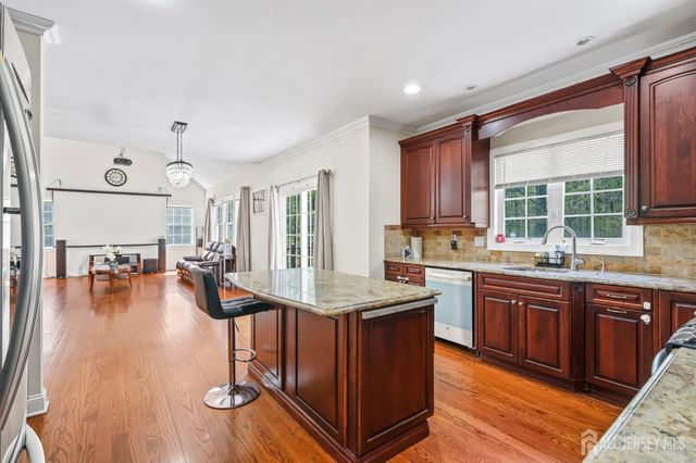 39 Friendship Road, Cranbury, NJ 08512