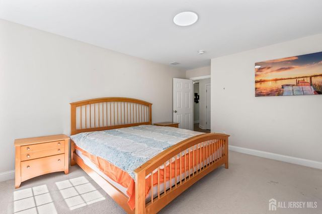 39 Friendship Road, Cranbury, NJ 08512