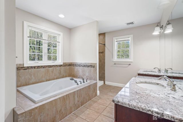 39 Friendship Road, Cranbury, NJ 08512