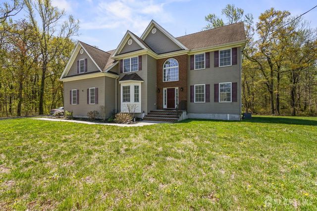 39 Friendship Road, Cranbury, NJ 08512