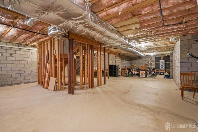 39 Friendship Road, Cranbury, NJ 08512