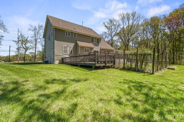 39 Friendship Road, Cranbury, NJ 08512