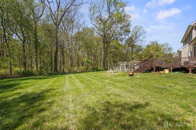 39 Friendship Road, Cranbury, NJ 08512