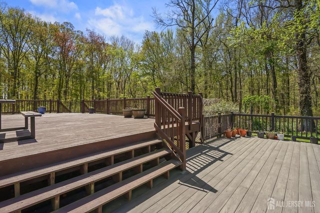 39 Friendship Road, Cranbury, NJ 08512