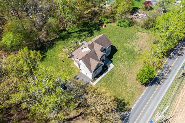 39 Friendship Road, Cranbury, NJ 08512