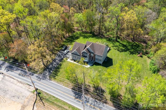 39 Friendship Road, Cranbury, NJ 08512