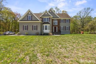 39 Friendship Road, Cranbury, NJ 08512