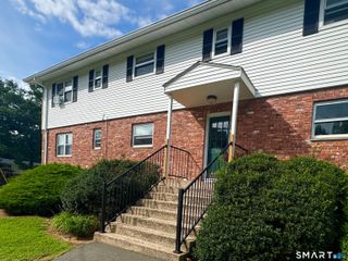 502 Oak Avenue 17, Cheshire, CT 06410