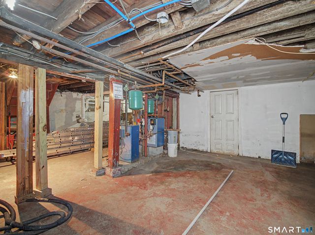 865 Iranistan Avenue, Bridgeport, CT 06604