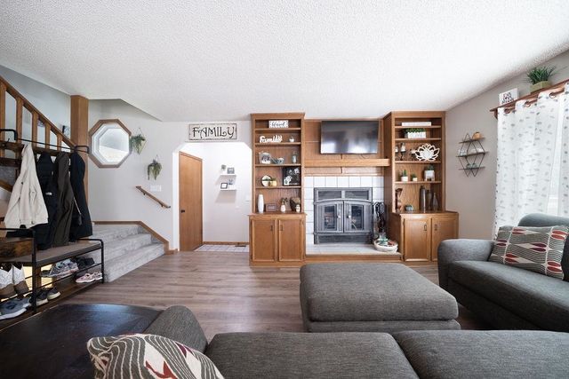 601 E Dover Dr., Valley Center, KS 67147