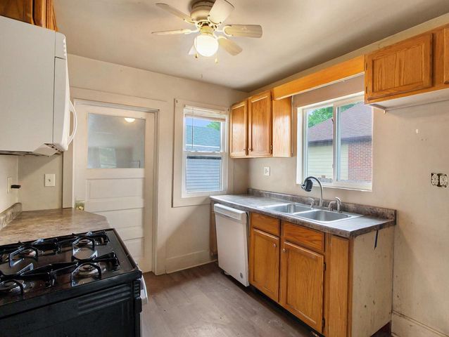 1405 S VAN BUREN STREET, Green Bay, WI 54301
