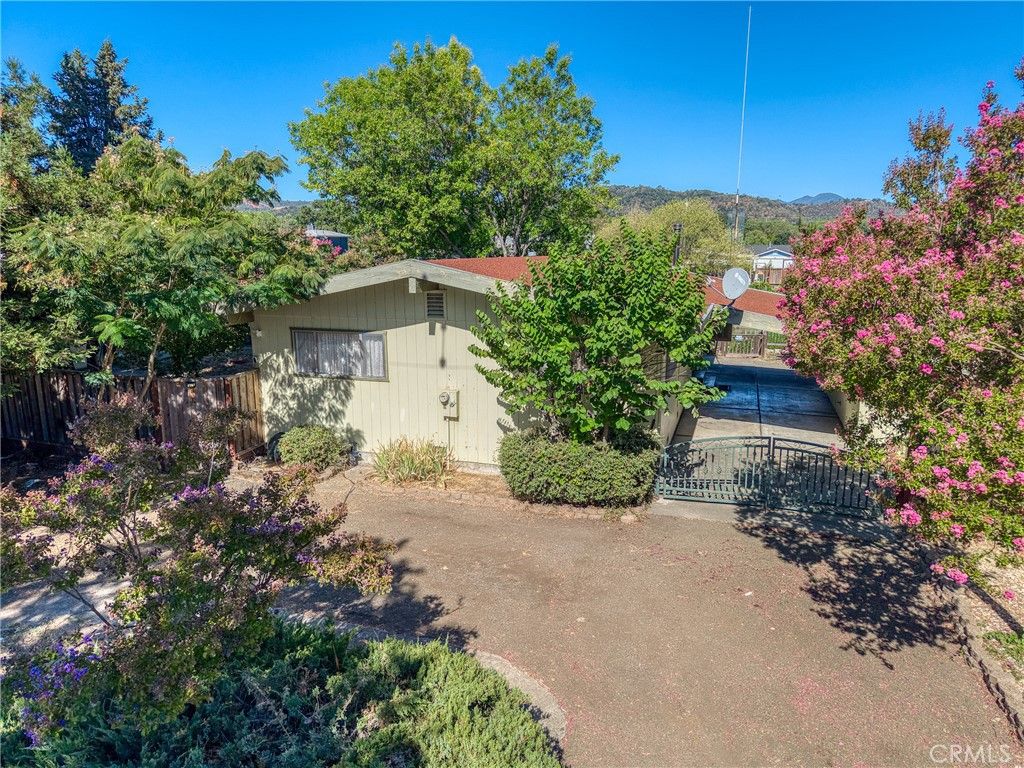 Image 2 of property listing at 7295 Marina Court, Clearlake, CA 95422