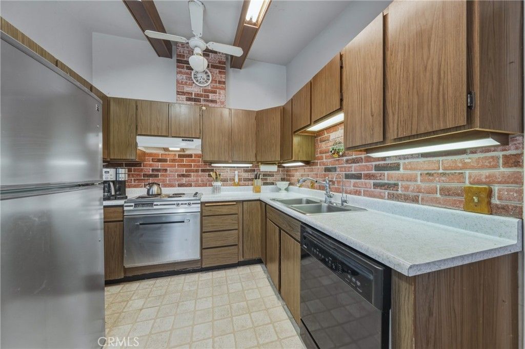 Image 24 of property listing at 7295 Marina Court, Clearlake, CA 95422